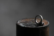 画像をギャラリービューアに読み込む, Holzpuppe exclusive Bone ring with White Quartz