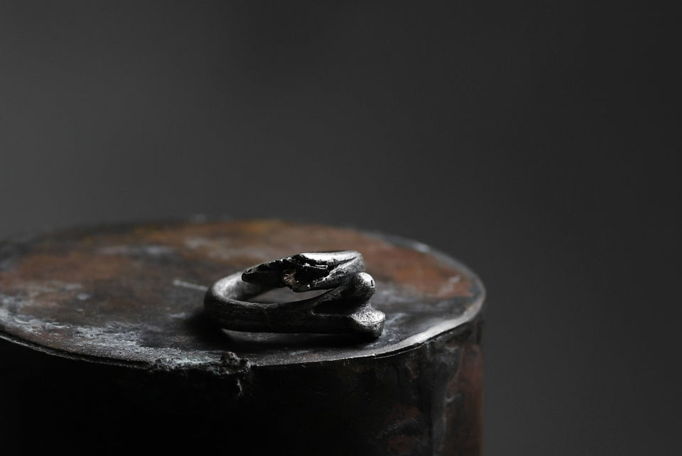 画像をギャラリービューアに読み込む, Holzpuppe exclusive Bone ring with Smoke Quartz