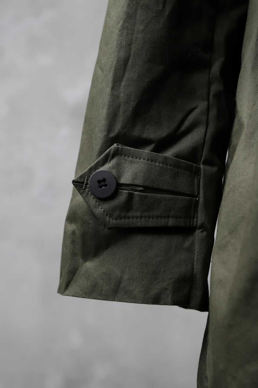 Load image into Gallery viewer, KLASICA BURRY MAC COAT / PARAFFINED COTTON (OLIVE)