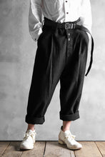 Load image into Gallery viewer, KLASICA DARK CHECK SABRON WIDE TROUSERS / WASH OUT MIX WEAVE (DARK CHECK)