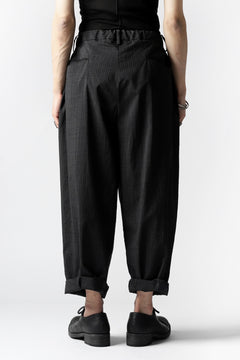 Load image into Gallery viewer, COLINA W-TUCK PANTS / WASHABLE WOOL TROPICAL (STRIPE)