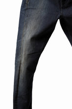 画像をギャラリービューアに読み込む, ISAMU KATAYAMA BACKLASH L/C SLIM DENIM PANTS / EXTREME STRETCH DIRTY (INDIGO)