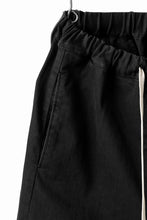 画像をギャラリービューアに読み込む, ISAMU KATAYAMA BACKLASH SARROUEL DENIM SHORTS / EXTREME STRETCH WASHER (BLACK)