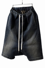 画像をギャラリービューアに読み込む, ISAMU KATAYAMA BACKLASH SARROUEL DENIM SHORTS / EXTREME STRETCH DIRTY (INDIGO)