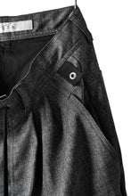 画像をギャラリービューアに読み込む, N/07 "MAUSK Detail" Three Dimensional Wide Tuck / Dart Cropped Pants #2 (GREY)