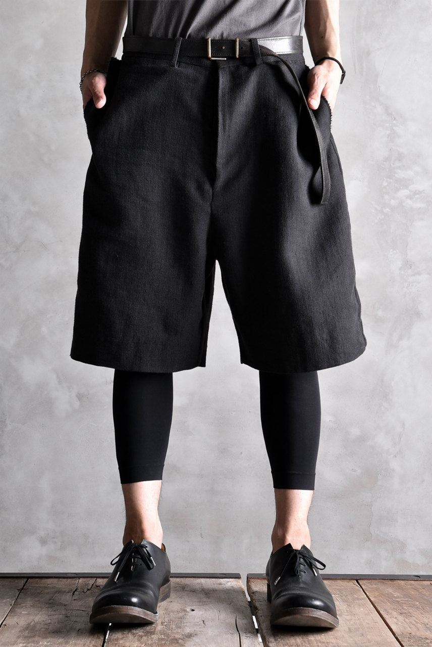 Load image into Gallery viewer, blackcrow linen-cotton woven short trousers (BLACK)