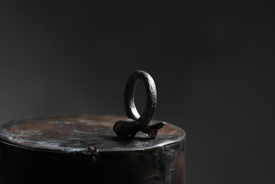 画像をギャラリービューアに読み込む, Holzpuppe exclusive Bone ring with Smoke Quartz