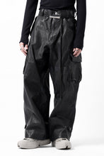 Load image into Gallery viewer, ISAMU KATAYAMA BACKLASH CARGO PANTS / GOAT LEATHER (GARMENT+SPRAY DYED / BLACK)