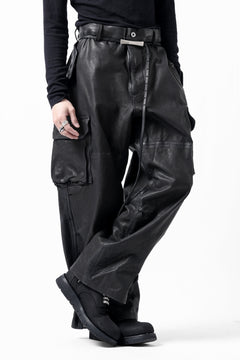 Load image into Gallery viewer, ISAMU KATAYAMA BACKLASH CARGO PANTS / GOAT LEATHER (GARMENT+SPRAY DYED / BLACK)