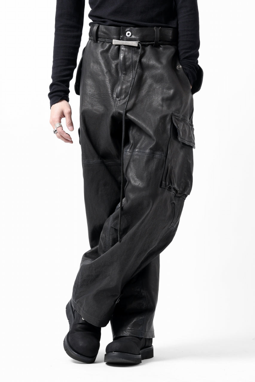 Load image into Gallery viewer, ISAMU KATAYAMA BACKLASH CARGO PANTS / GOAT LEATHER (GARMENT+SPRAY DYED / BLACK)