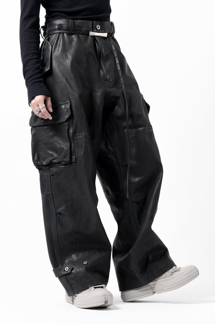 Load image into Gallery viewer, ISAMU KATAYAMA BACKLASH CARGO PANTS / GOAT LEATHER (GARMENT+SPRAY DYED / BLACK)