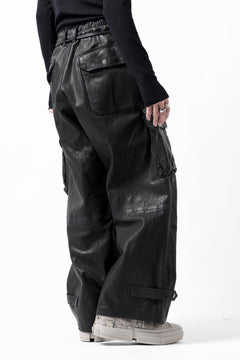 Load image into Gallery viewer, ISAMU KATAYAMA BACKLASH CARGO PANTS / GOAT LEATHER (GARMENT+SPRAY DYED / BLACK)