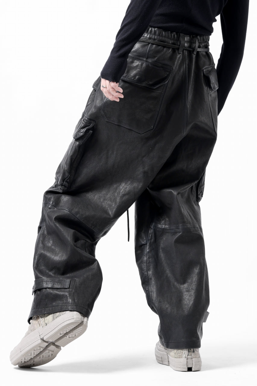 Load image into Gallery viewer, ISAMU KATAYAMA BACKLASH CARGO PANTS / GOAT LEATHER (GARMENT+SPRAY DYED / BLACK)