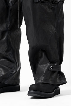 Load image into Gallery viewer, ISAMU KATAYAMA BACKLASH CARGO PANTS / GOAT LEATHER (GARMENT+SPRAY DYED / BLACK)