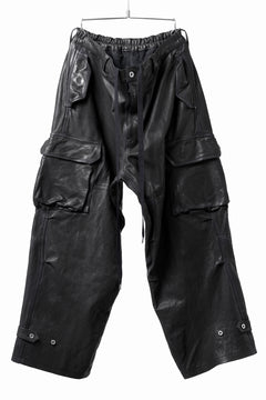 Load image into Gallery viewer, ISAMU KATAYAMA BACKLASH CARGO PANTS / GOAT LEATHER (GARMENT+SPRAY DYED / BLACK)