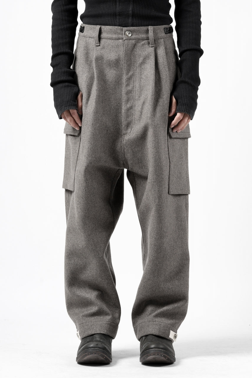Load image into Gallery viewer, ISAMU KATAYAMA BACKLASH LOW CROTCH CARGO PANTS / CASHMERE WOOL MELTON (BLACK)