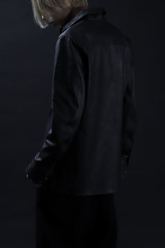Load image into Gallery viewer, ISAMU KATAYAMA BACKLASH xx GUIDI COMMA 8 LEATHER SHIRT / CALF "Vitello Fiore Volonato" (BLACK) ※