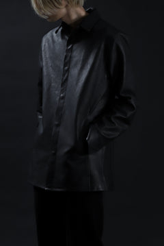 Load image into Gallery viewer, ISAMU KATAYAMA BACKLASH xx GUIDI COMMA 8 LEATHER SHIRT / CALF "Vitello Fiore Volonato" (BLACK) ※
