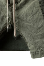 Load image into Gallery viewer, ISAMU KATAYAMA BACKLASH SARROUEL SHORTS / STONE WASHED USA-COTTON (KHAKI)