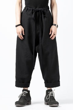 Load image into Gallery viewer, ISAMU KATAYAMA BACKLASH KNOT WAIST WIDE PANTS / COTTON LINEN (BLACK)
