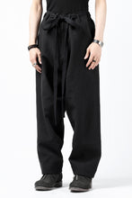 Load image into Gallery viewer, ISAMU KATAYAMA BACKLASH KNOT WAIST WIDE PANTS / COTTON LINEN (BLACK)