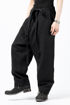Load image into Gallery viewer, ISAMU KATAYAMA BACKLASH KNOT WAIST WIDE PANTS / COTTON LINEN (BLACK)