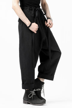 Load image into Gallery viewer, ISAMU KATAYAMA BACKLASH KNOT WAIST WIDE PANTS / COTTON LINEN (BLACK)
