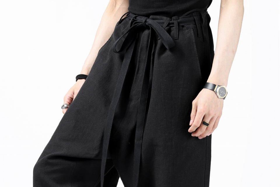 Load image into Gallery viewer, ISAMU KATAYAMA BACKLASH KNOT WAIST WIDE PANTS / COTTON LINEN (BLACK)