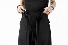Load image into Gallery viewer, ISAMU KATAYAMA BACKLASH KNOT WAIST WIDE PANTS / COTTON LINEN (BLACK)