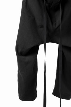 Load image into Gallery viewer, ISAMU KATAYAMA BACKLASH KNOT WAIST WIDE PANTS / COTTON LINEN (BLACK)