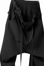 Load image into Gallery viewer, ISAMU KATAYAMA BACKLASH KNOT WAIST WIDE PANTS / COTTON LINEN (BLACK)