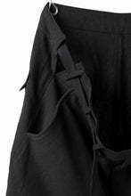Load image into Gallery viewer, ISAMU KATAYAMA BACKLASH KNOT WAIST WIDE PANTS / COTTON LINEN (BLACK)