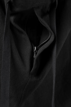 Load image into Gallery viewer, ISAMU KATAYAMA BACKLASH KNOT WAIST WIDE PANTS / COTTON LINEN (BLACK)