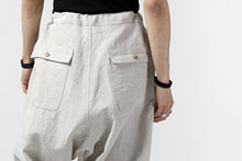 Load image into Gallery viewer, ISAMU KATAYAMA BACKLASH KNOT WAIST WIDE PANTS / COTTON LINEN (WHITE)