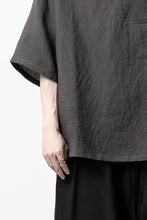 画像をギャラリービューアに読み込む, ISAMU KATAYAMA BACKLASH PULLOVER POCKET SHIRT / SOFT LINEN (CHARCOAL BLACK)