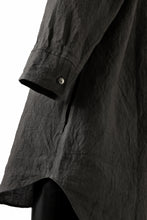 Load image into Gallery viewer, ISAMU KATAYAMA BACKLASH SKIPPER SHIRT / SOFT LINEN (CHARCOAL BLACK)
