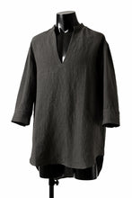 Load image into Gallery viewer, ISAMU KATAYAMA BACKLASH SKIPPER SHIRT / SOFT LINEN (CHARCOAL BLACK)