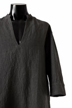 Load image into Gallery viewer, ISAMU KATAYAMA BACKLASH SKIPPER SHIRT / SOFT LINEN (CHARCOAL BLACK)