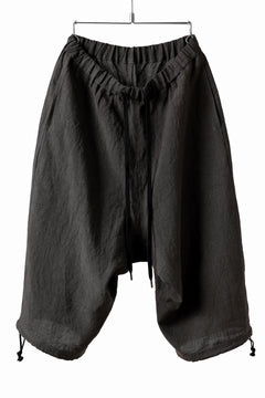 Load image into Gallery viewer, ISAMU KATAYAMA BACKLASH EASY SHORTS / SOFT LINEN (CHARCOAL BLACK)