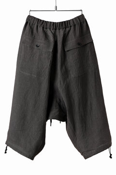 Load image into Gallery viewer, ISAMU KATAYAMA BACKLASH EASY SHORTS / SOFT LINEN (CHARCOAL BLACK)