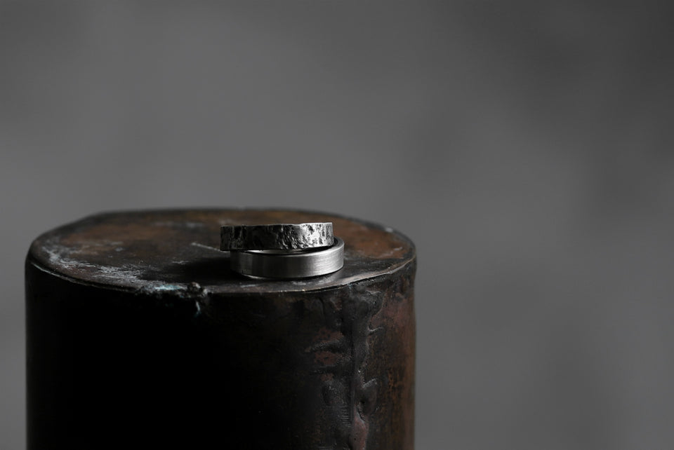 画像をギャラリービューアに読み込む, Holzpuppe Double banded Silver ring texture-1