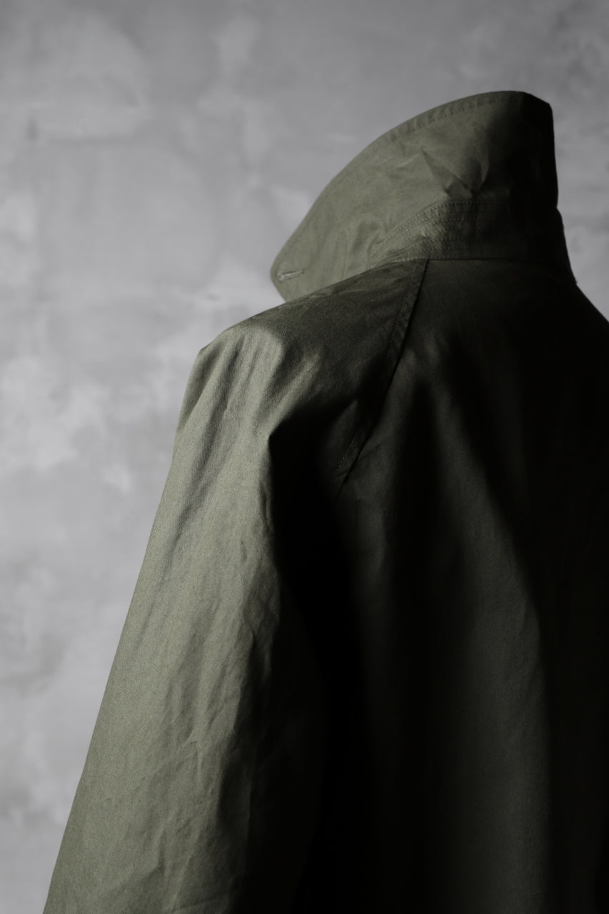 Load image into Gallery viewer, KLASICA BURRY MAC COAT / PARAFFINED COTTON (OLIVE)