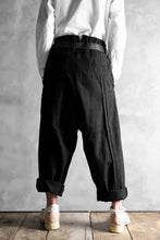 Load image into Gallery viewer, KLASICA DARK CHECK SABRON WIDE TROUSERS / WASH OUT MIX WEAVE (DARK CHECK)