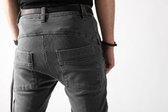 画像をギャラリービューアに読み込む, thomkrom OVER LOCKED SLIM TROUSERS / FADE STRETCH DENIM (LIGHT GREY)