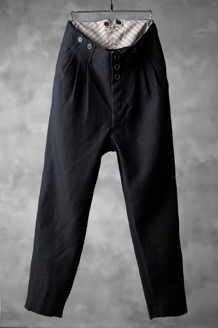 Load image into Gallery viewer, KLASICA 3TUCK TAPERED TROUSERS / RAMIE (CARBON)