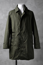 Load image into Gallery viewer, KLASICA BURRY MAC COAT / PARAFFINED COTTON (OLIVE)