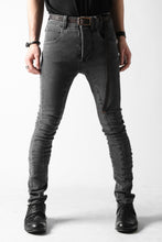 画像をギャラリービューアに読み込む, thomkrom OVER LOCKED SKINNY TROUSERS / FADE STRETCH DENIM (DARK GREY)