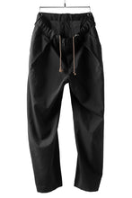 画像をギャラリービューアに読み込む, COLINA W-TUCK PANTS / WASHABLE WOOL TROPICAL (BLACK)