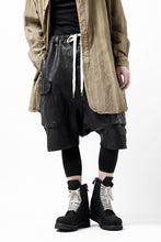 画像をギャラリービューアに読み込む, ISAMU KATAYAMA BACKLASH MARYAM LEATHER SARROUEL SHORTS / GARMENT DYED - ITALY KIP (BLACK)