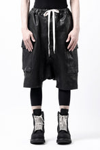 画像をギャラリービューアに読み込む, ISAMU KATAYAMA BACKLASH MARYAM LEATHER SARROUEL SHORTS / GARMENT DYED - ITALY KIP (BLACK)